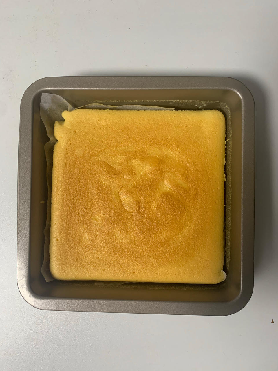 用市售普通八连杯酸奶做比豆腐还嫩的酸奶蛋糕，云朵般轻盈
