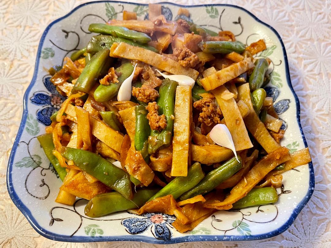 肉末豆角炒饼