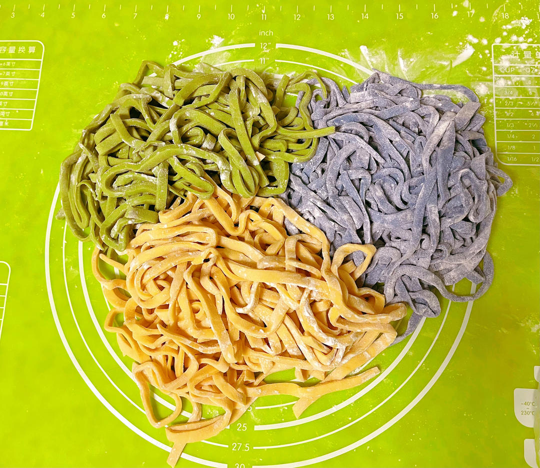 🌈彩色面条🍜的做法