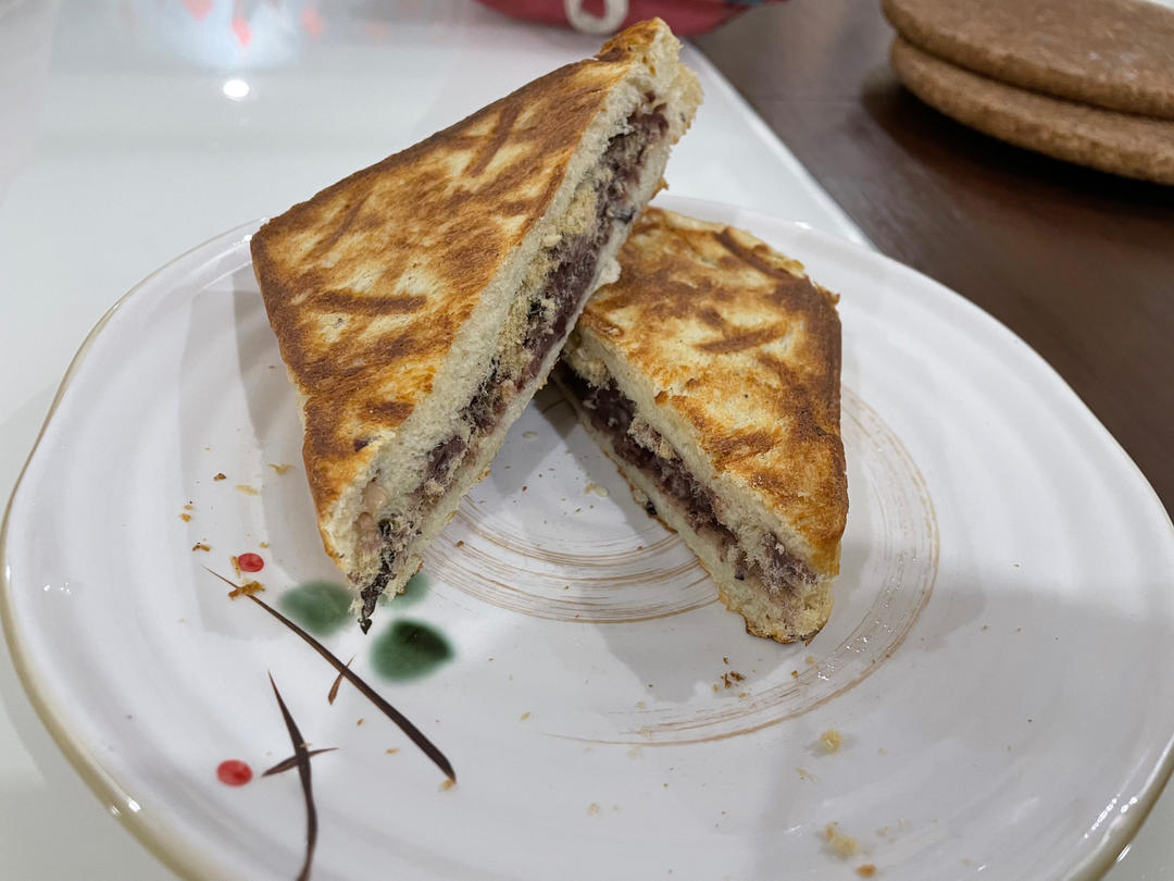 肉松豆沙三明治