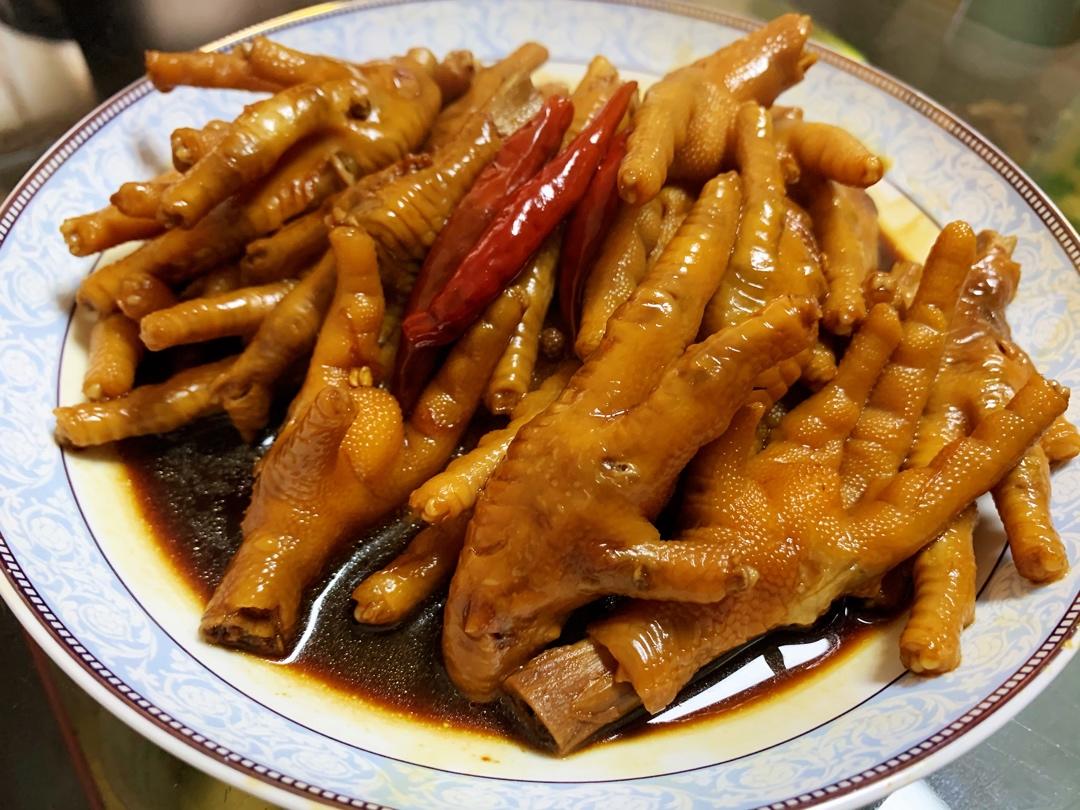好吃到手指都吃掉的卤鸡爪