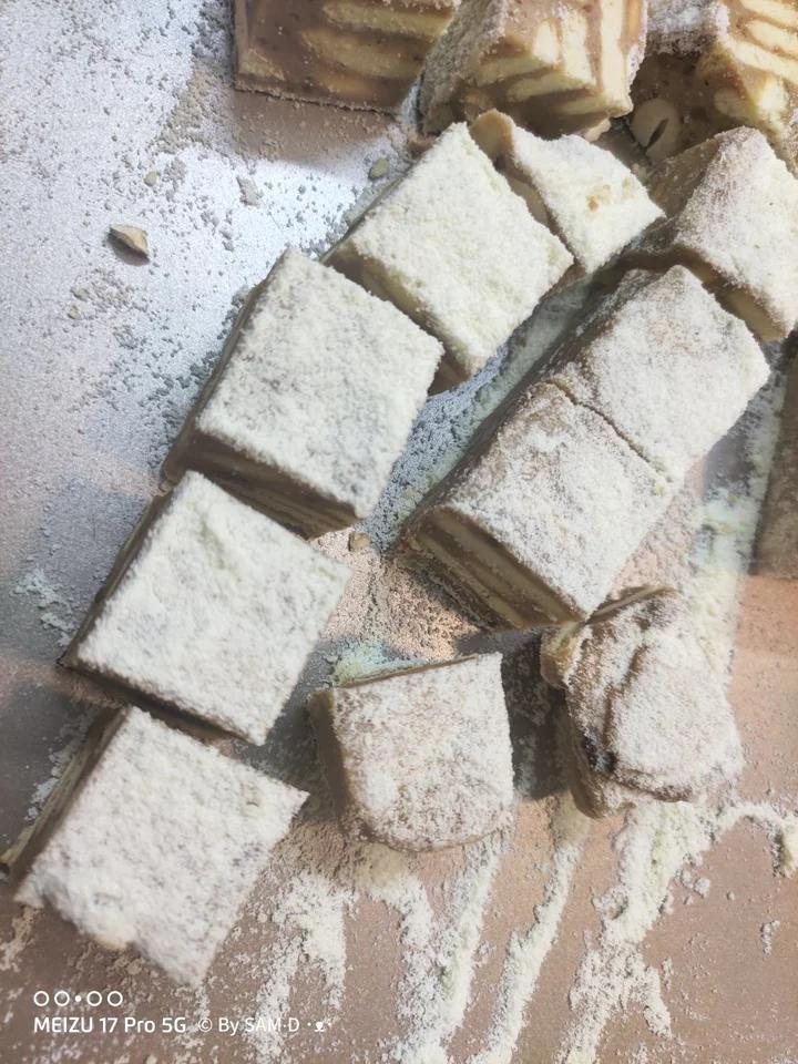 咸蛋黄肉松雪花酥