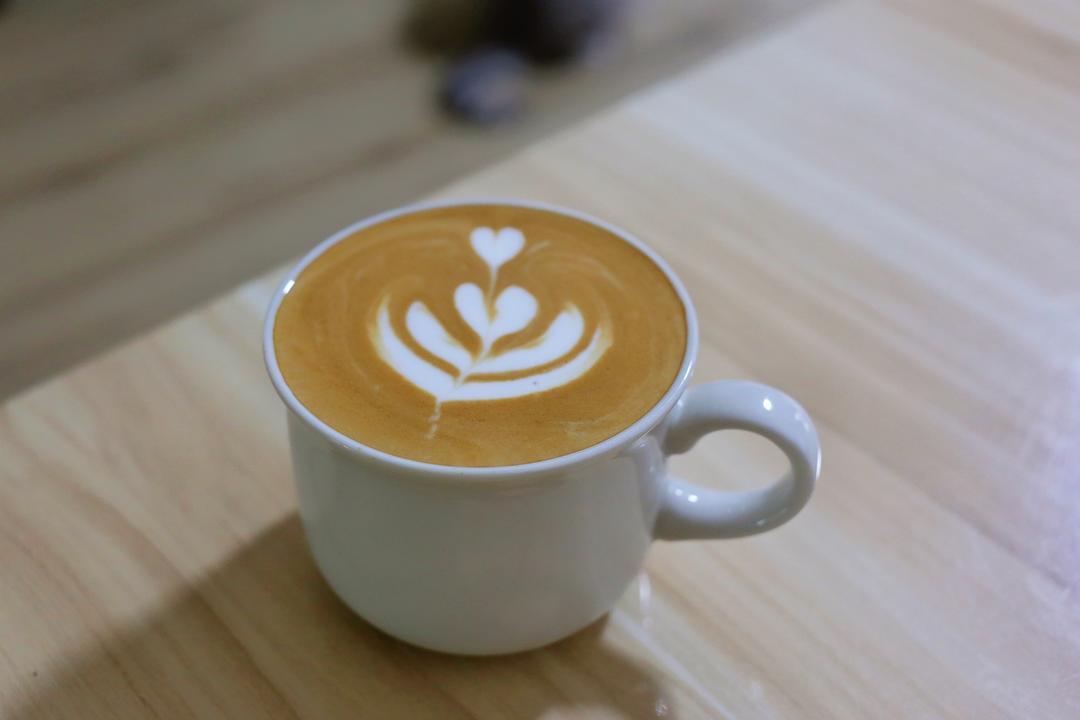 ☕自学拉花不急不嗔🐱
