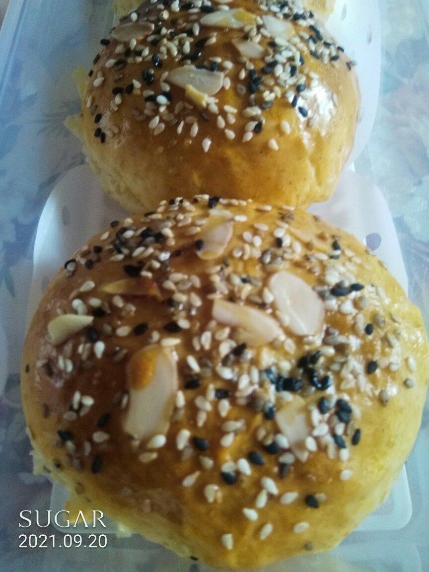 超好吃的咸蛋黄肉松小面包