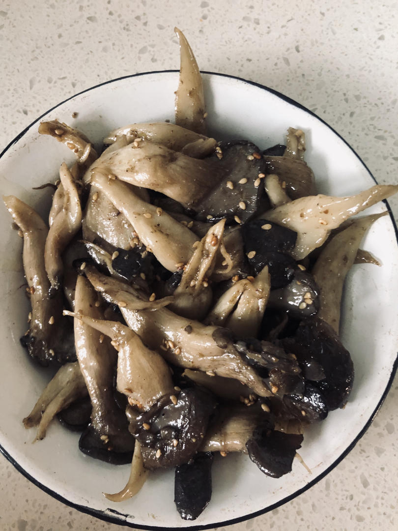 干煸平菇（有肉的味道）