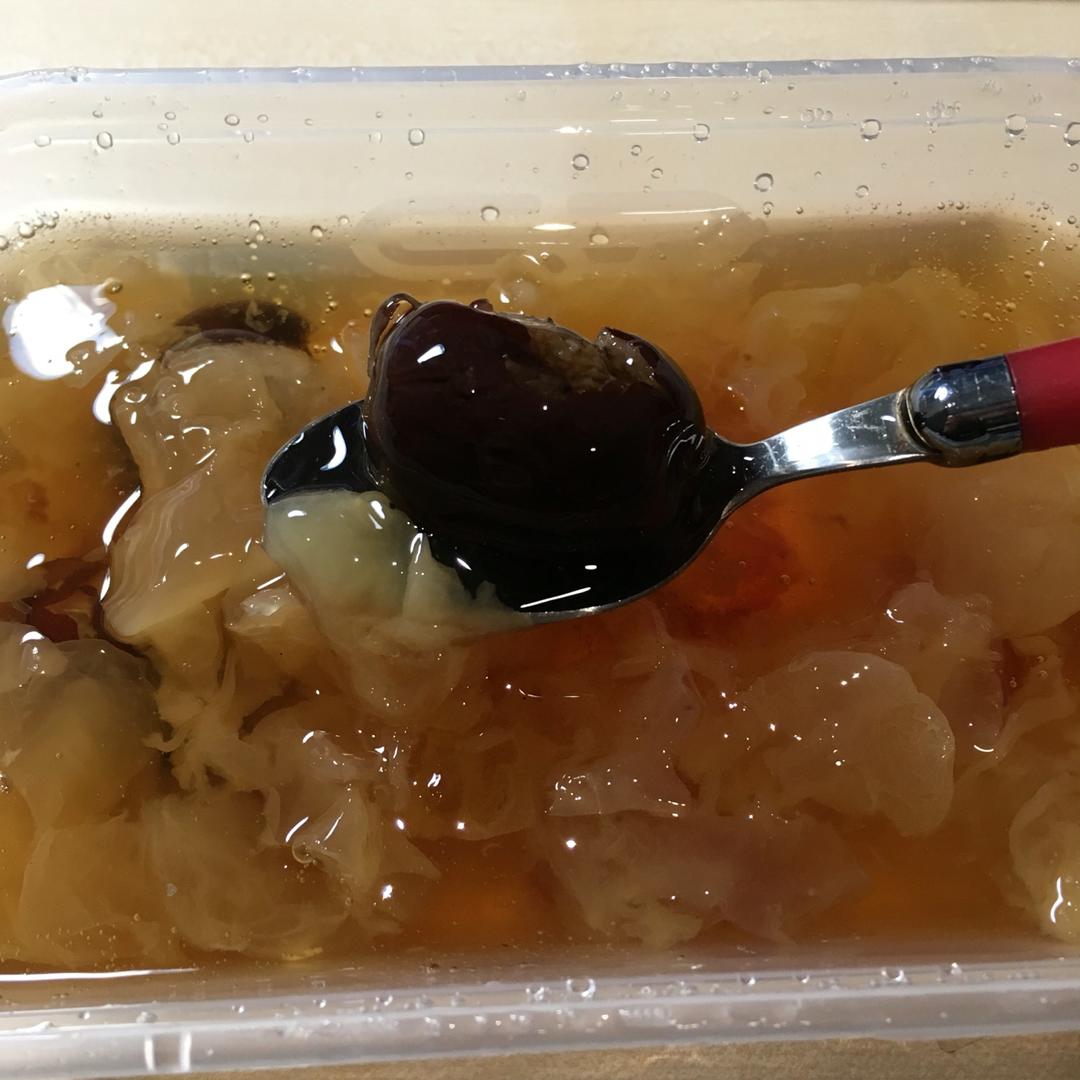 红枣银耳莲子羹