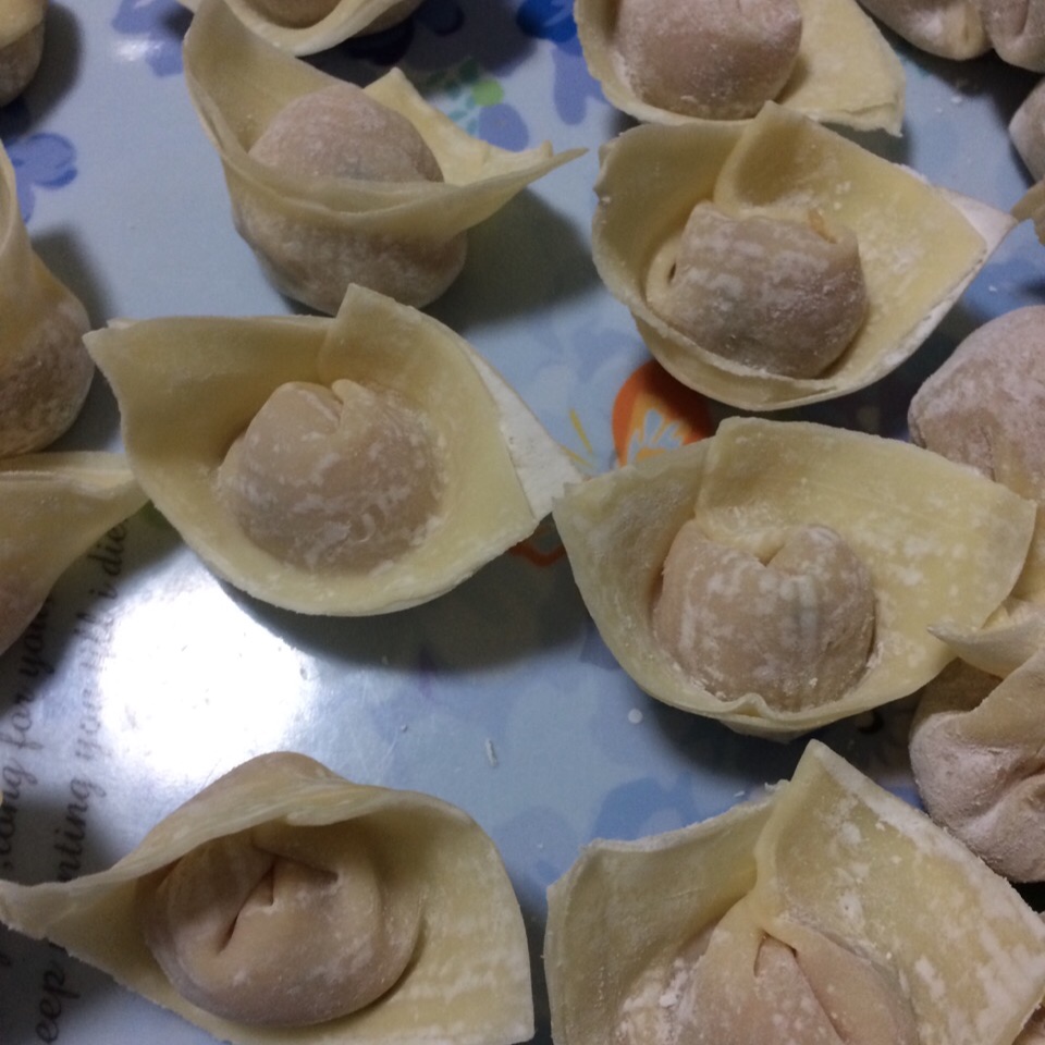超鲜菌菇鸡肉大馄饨