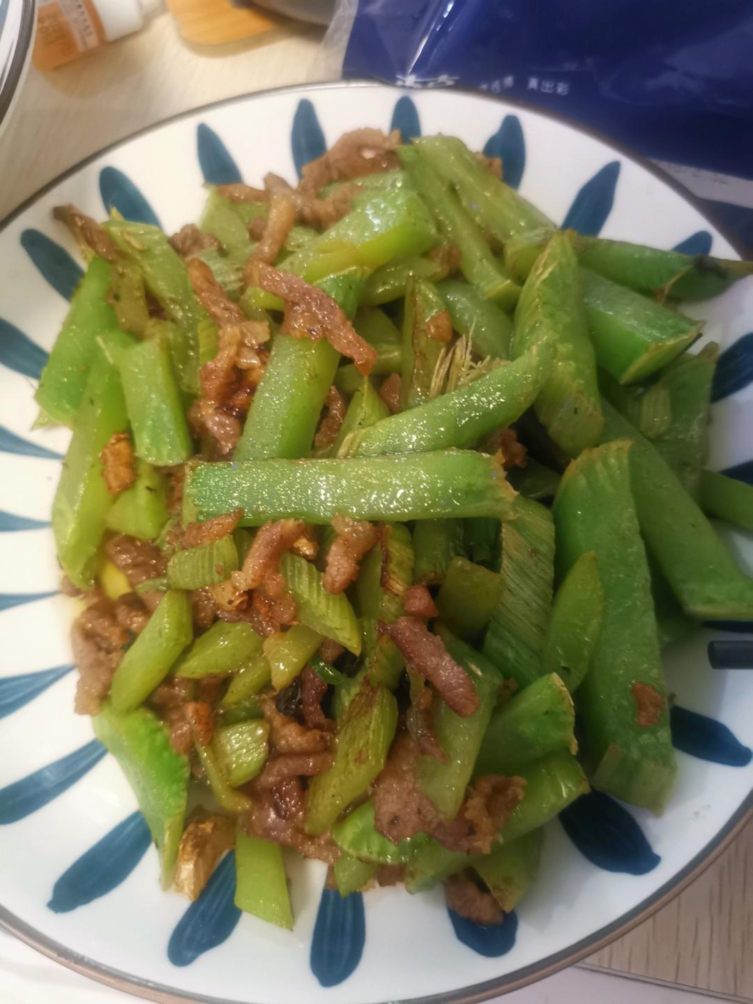 莴笋炒肉丝