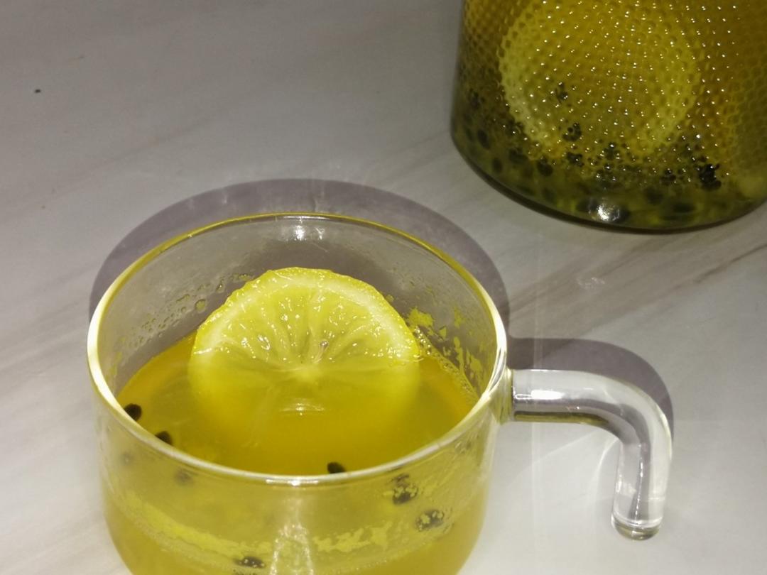 柠檬百香果蜂蜜饮