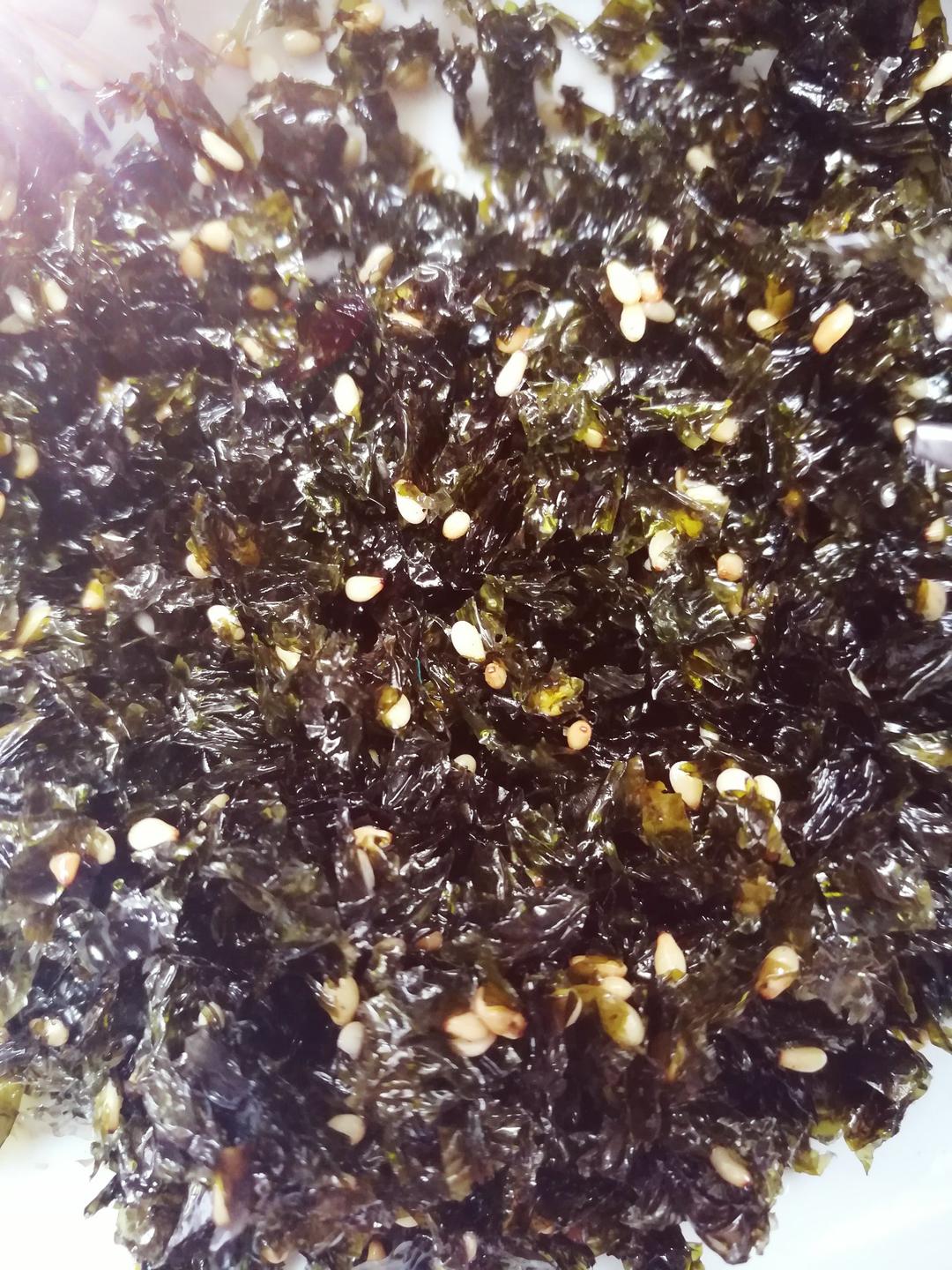 拌饭芝麻海苔