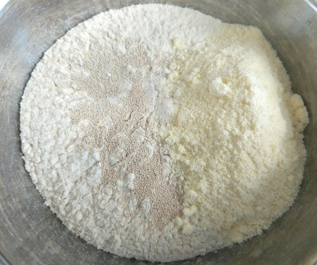 纯奶手撕吐司的做法 步骤1