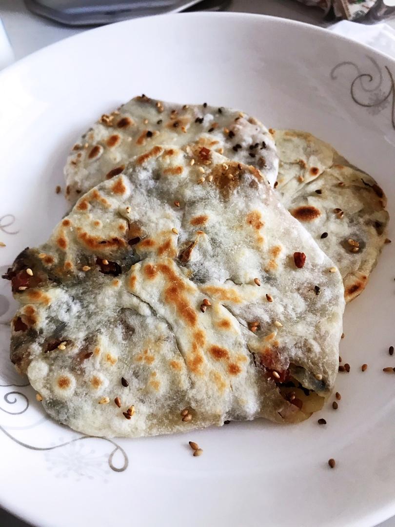 干香薄脆的梅干菜饼