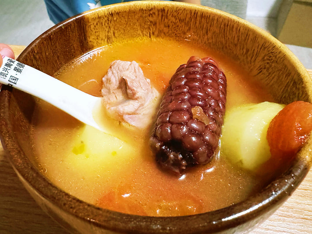 番茄土豆玉米排骨汤