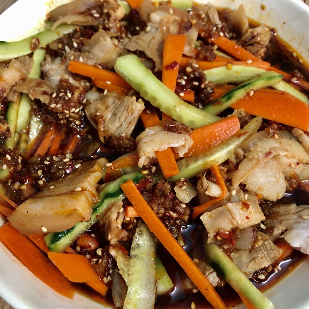厨师长教你：“蒜泥白肉”的家常做法，看的口水直流