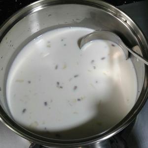 快手早餐：牛奶燕麦片的做法 步骤2