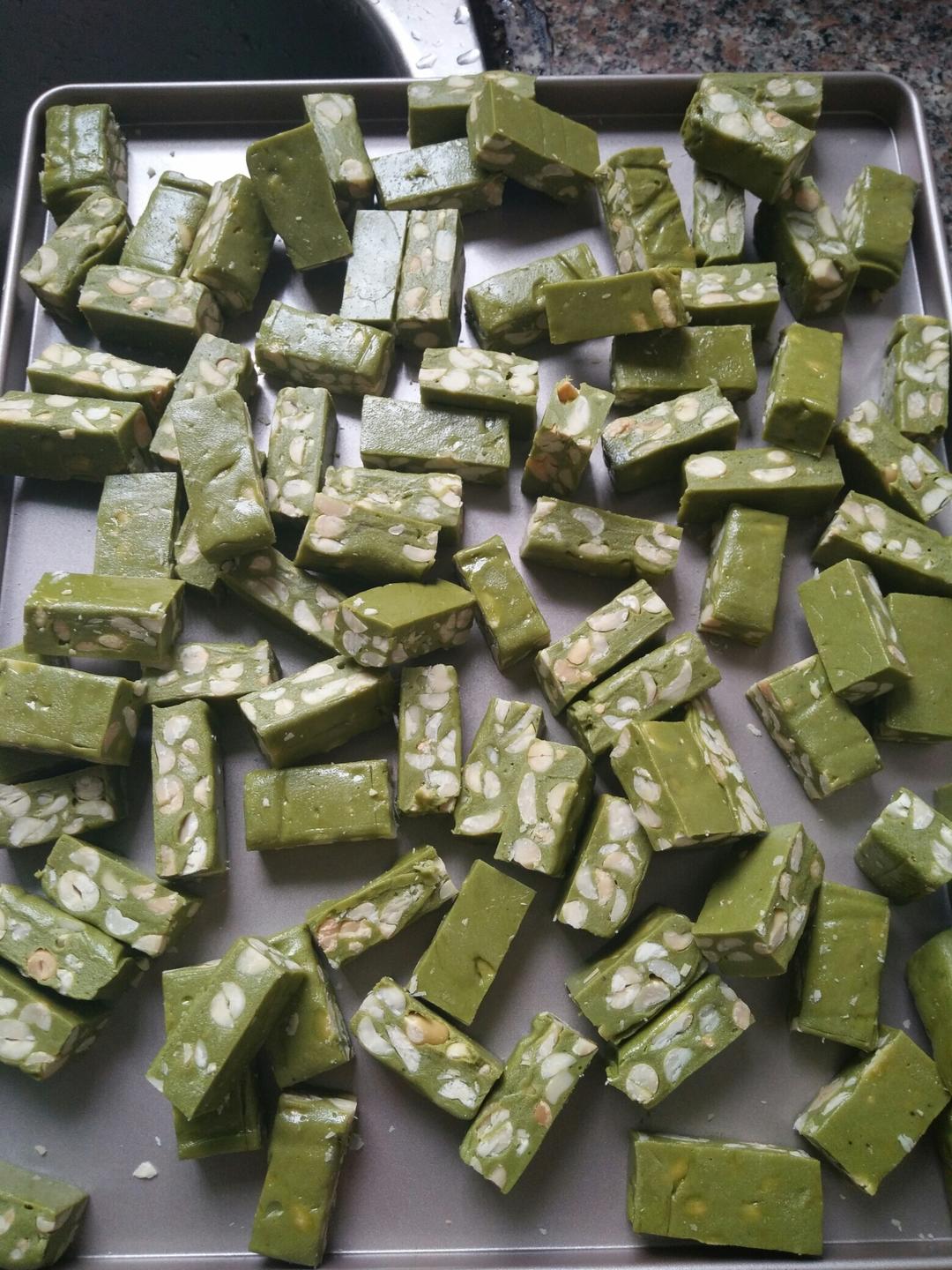 抹茶味牛轧糖的做法