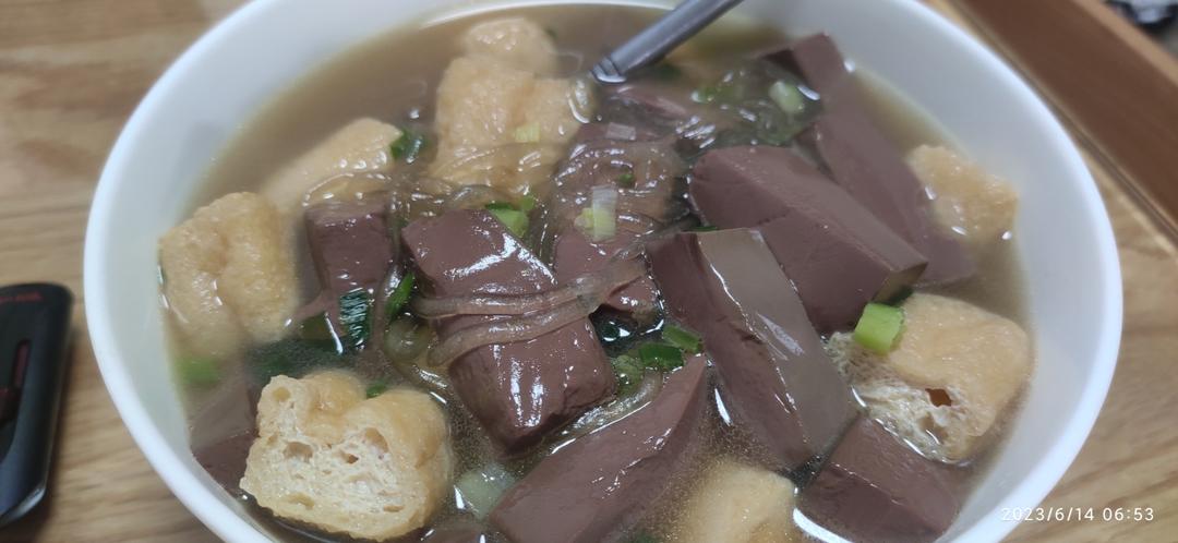 补铁鸭血粉丝汤