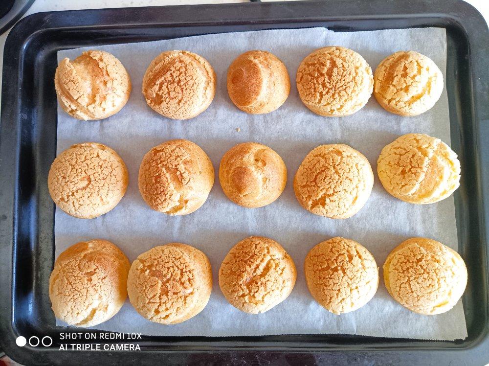 酥皮奶油泡芙--#皮黑森林#