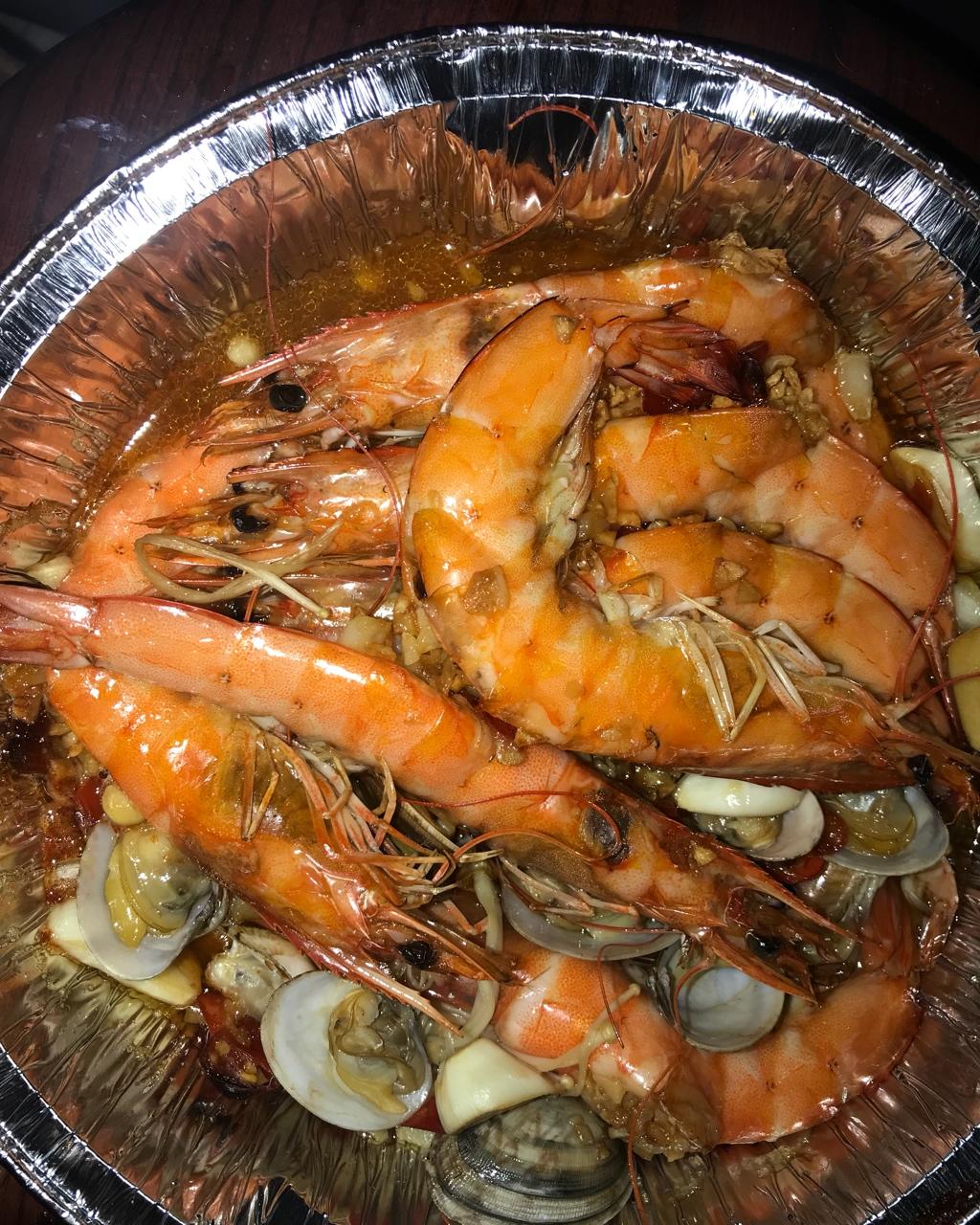 蒜蓉金针菇烤花蛤虾