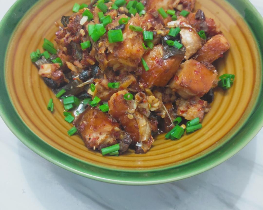 湖南年味菜之香辣薰鱼