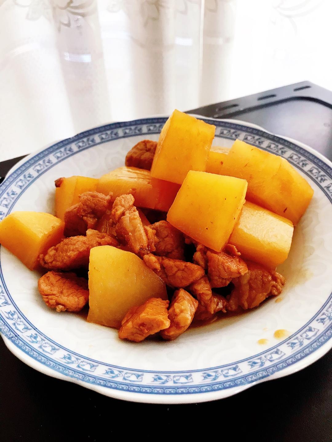 猪肉烩萝卜的做法