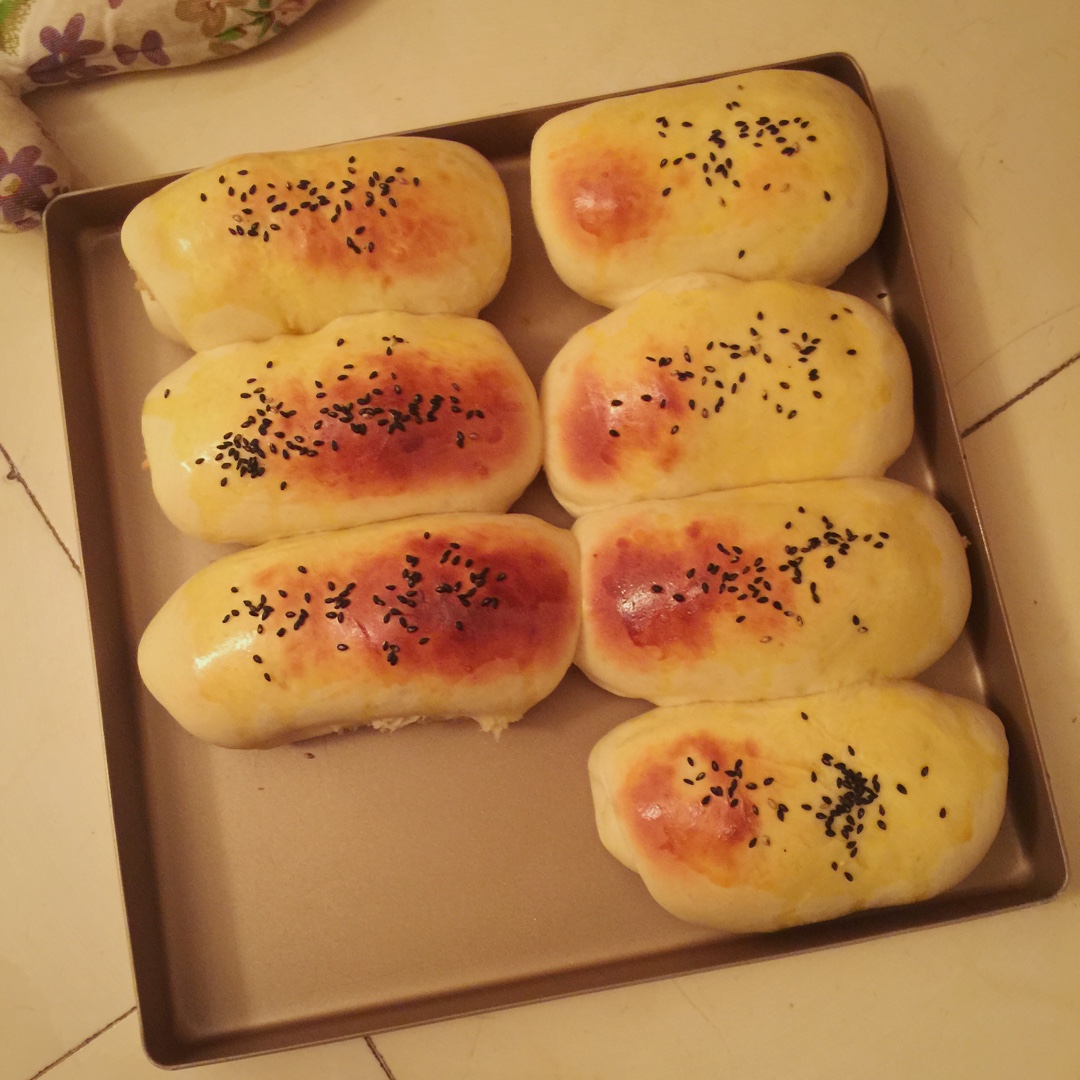 火腿肉松面包卷