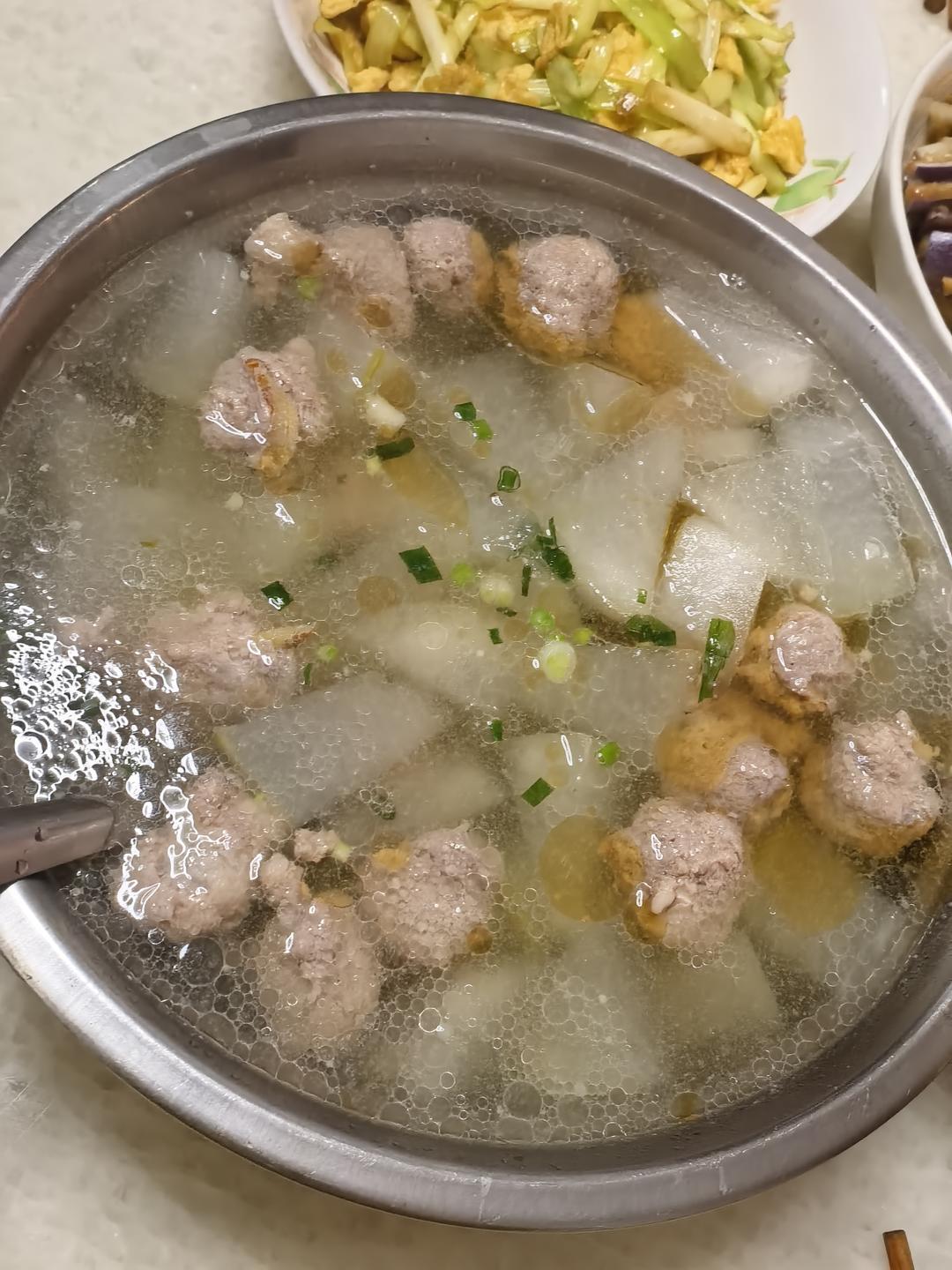 巨鲜美的冬瓜丸子汤