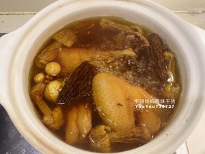 姬松茸羊肚菌海参鸡汤,简单美味又好喝的做法 步骤7