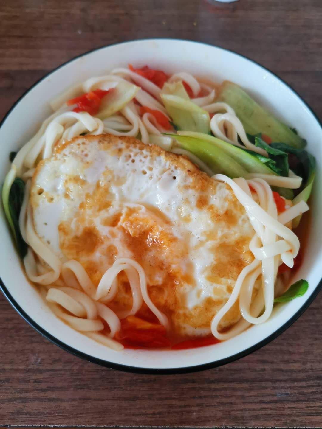 番茄鸡蛋面（煎蛋茄汁版）