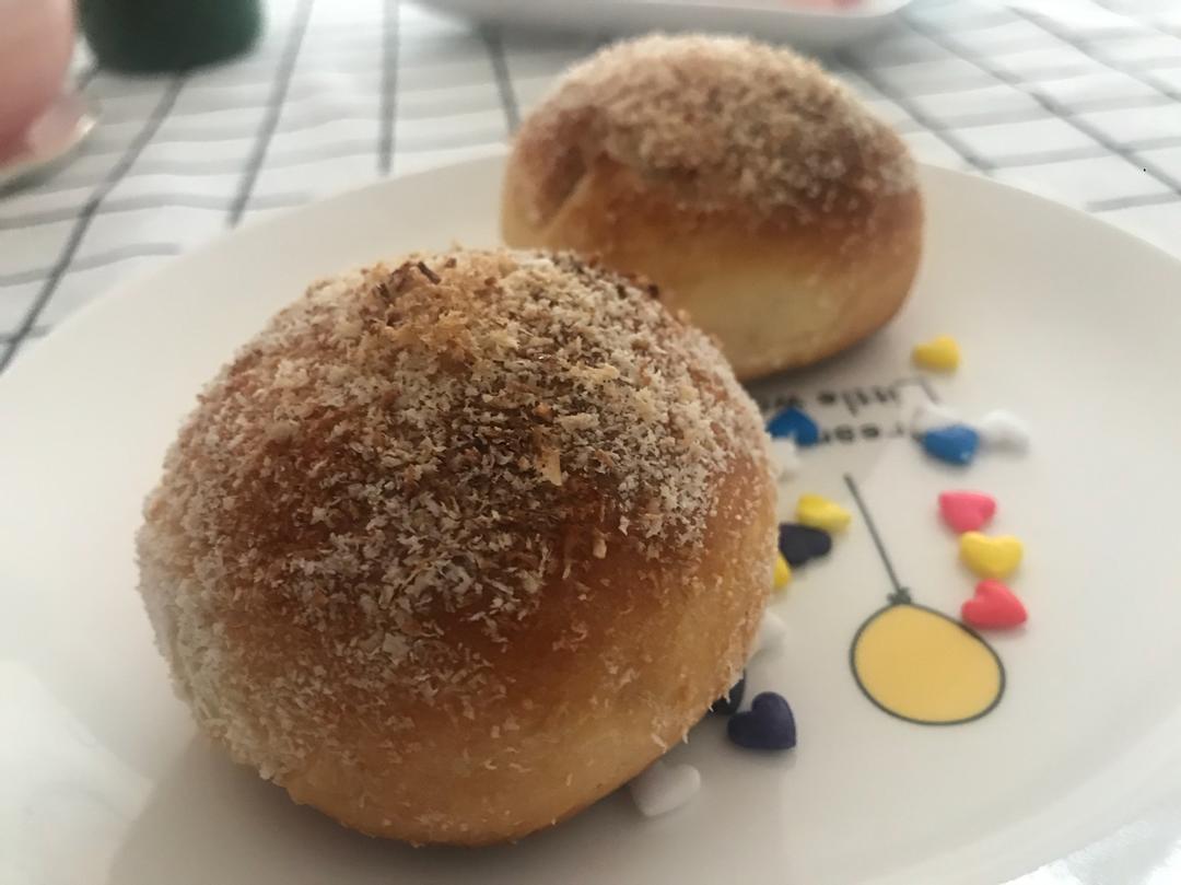 椰蓉豆沙面包