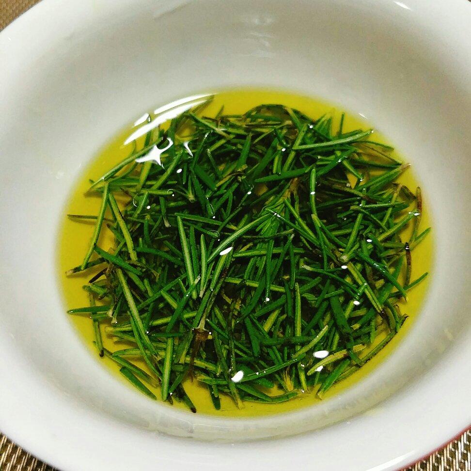 迷迭香佛卡夏（一吃倾心的美味）