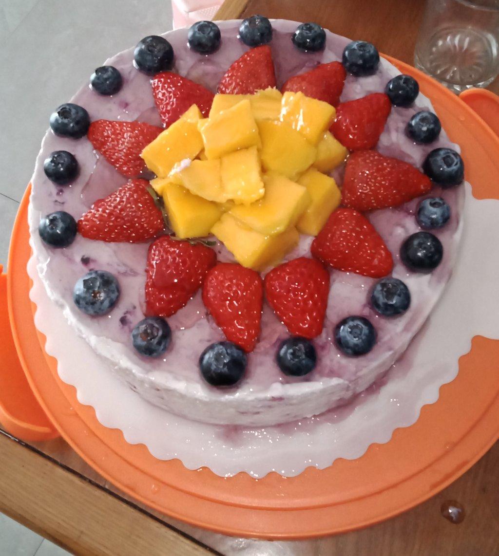 qq糖妹做的8寸蓝莓慕斯蛋糕