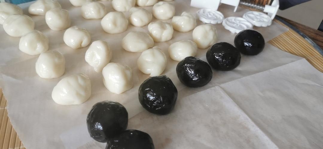 绝世好方！不开裂不粘手港式冰皮月饼（附奶黄馅做法）