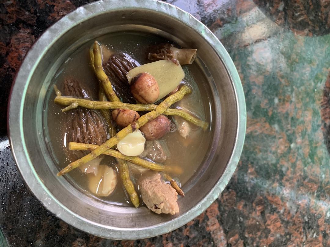 羊肚菌石斛猪骨汤