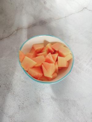 这个冬天来碗美容养颜的木瓜牛奶糖水吧的做法 步骤3