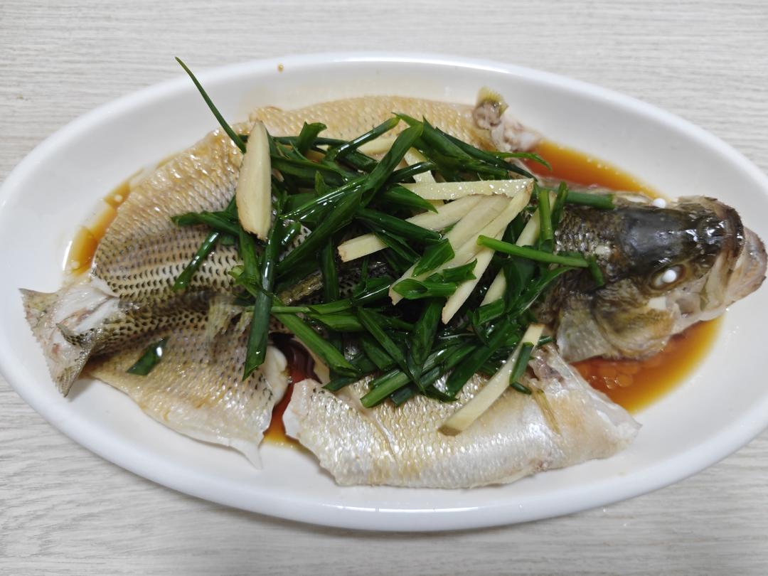 10分钟做 清蒸鲈鱼 （附切鱼图解）
