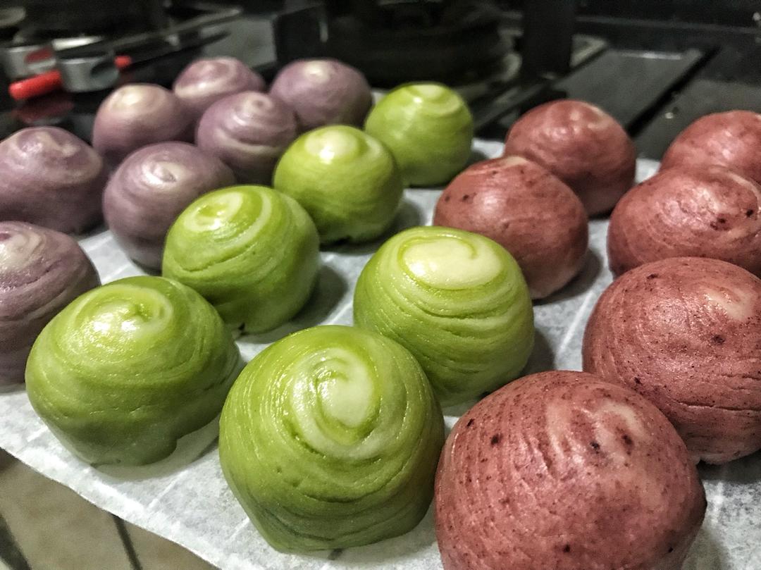 蛋黄酥~紫薯、抹茶、原味~花好月圆，中秋快乐~内附一次做六色蛋黄酥方法~