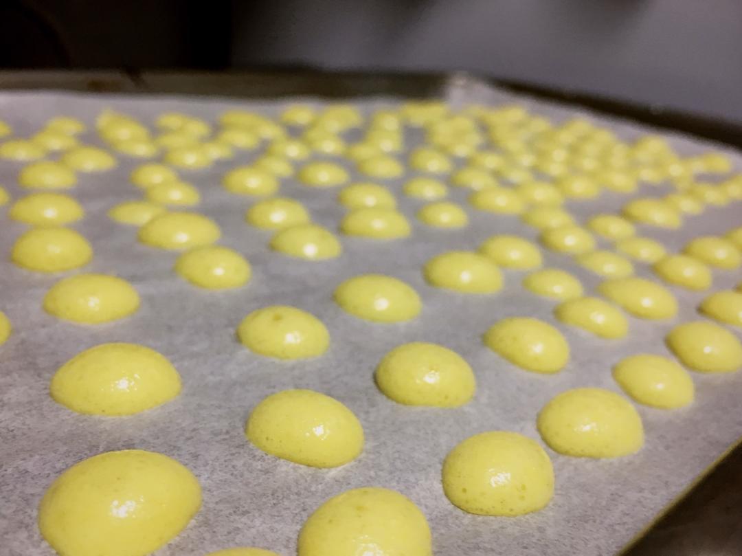 入口即化的无添加蛋黄溶豆