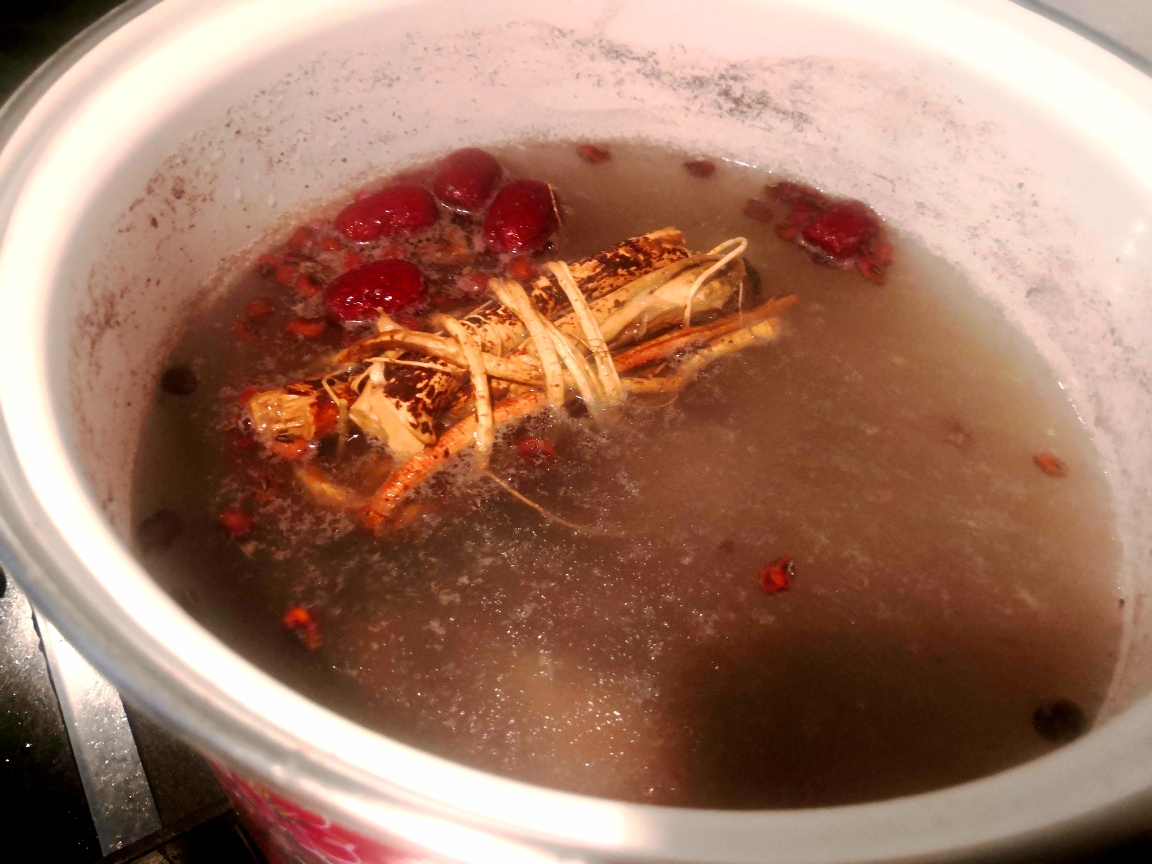 五指毛桃薏米祛湿汤的做法 步骤6