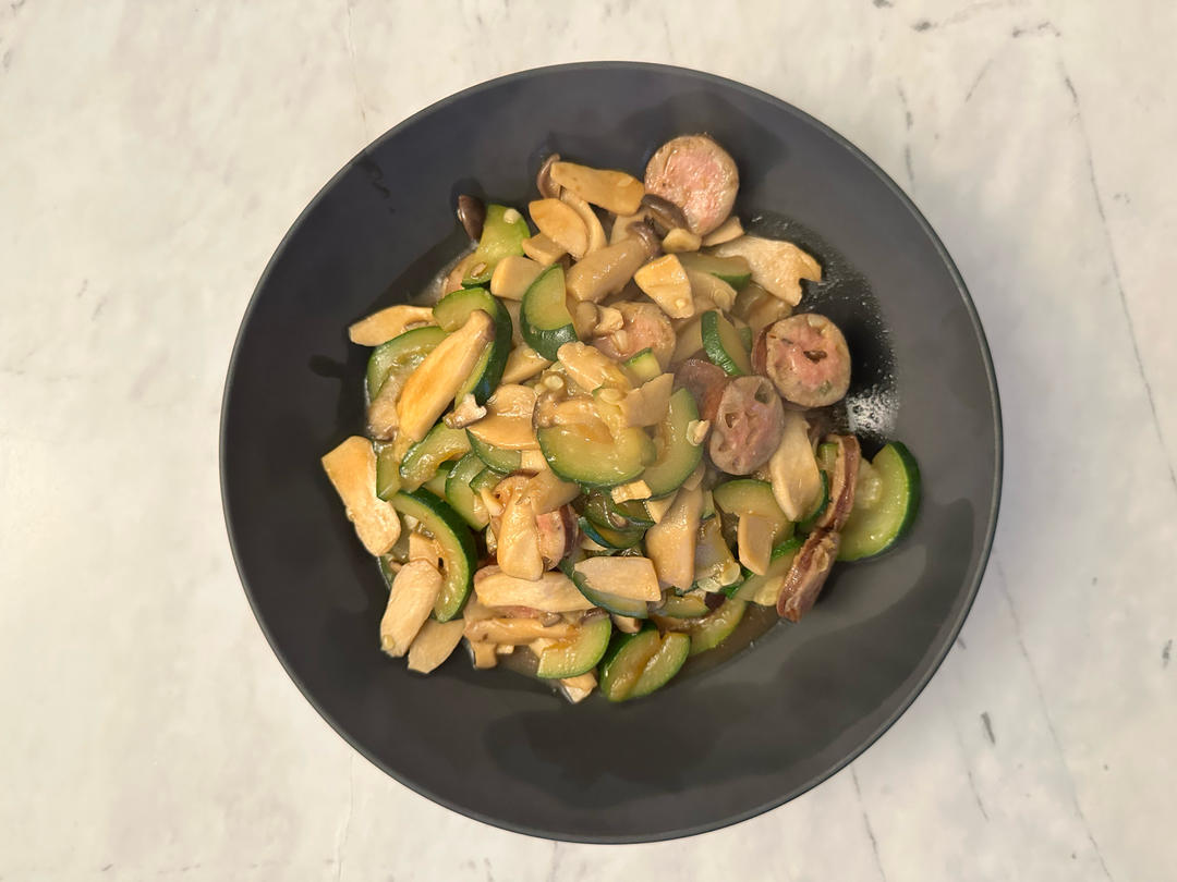 西葫芦杏鲍菇炒香肠