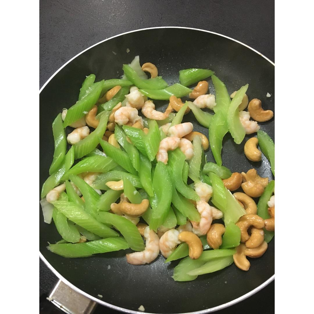 西芹腰果虾仁