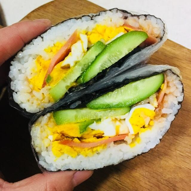 不用捏的饭团(おにぎらず)