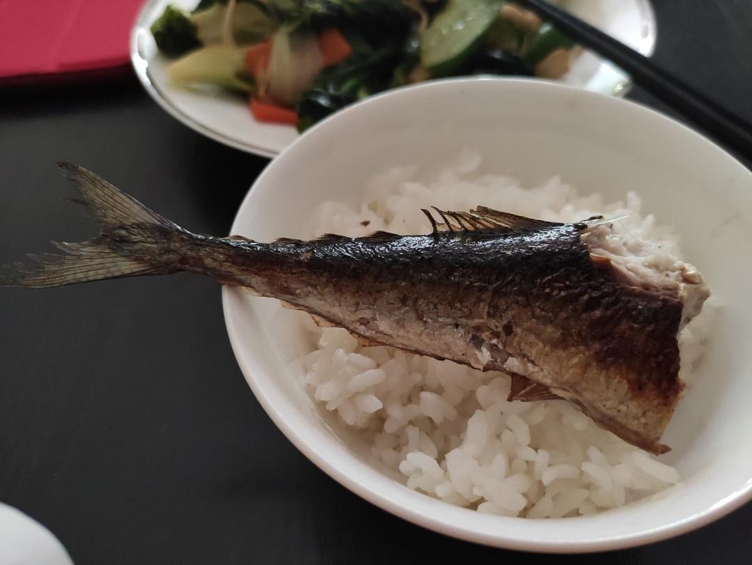 煎秋刀鱼