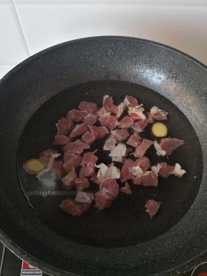 电饭锅版超简单牛肉土豆焖饭的做法 步骤3