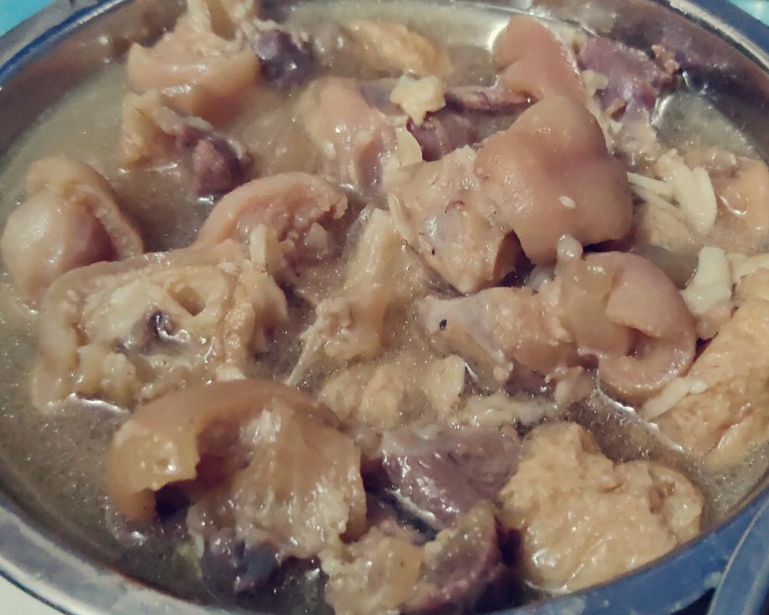 吃不腻的焖猪蹄的做法