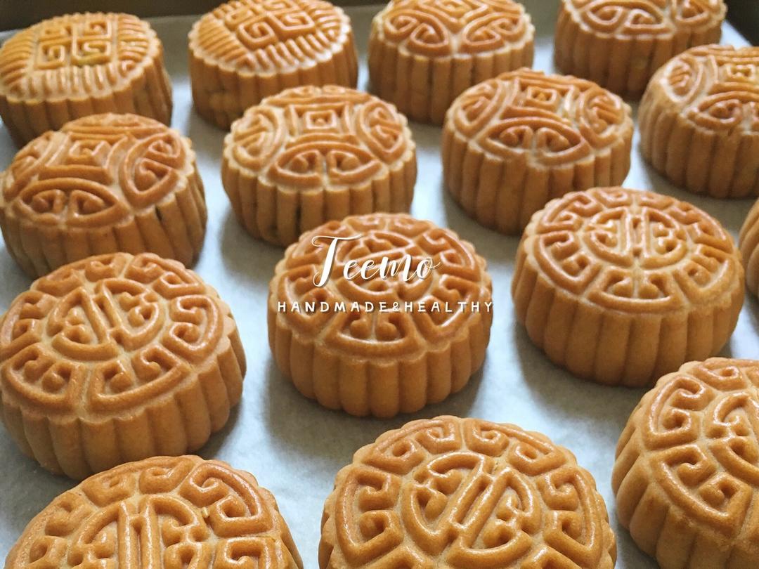 广式月饼——蛋黄莲蓉月饼