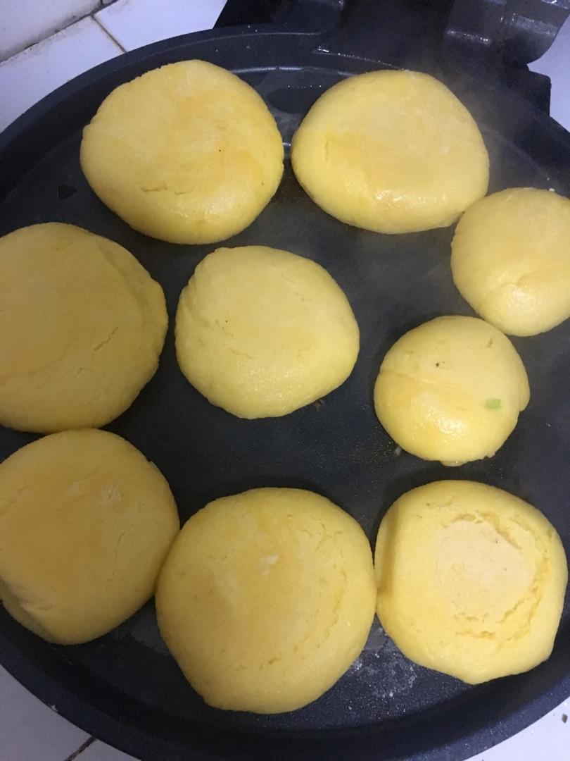 玉米面发面饼                       （口感细腻）