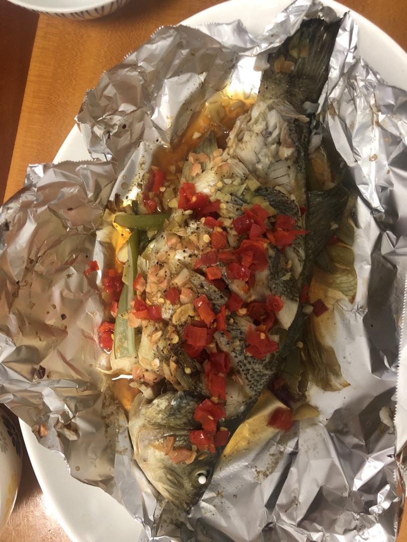 锡纸包烤鲈鱼
