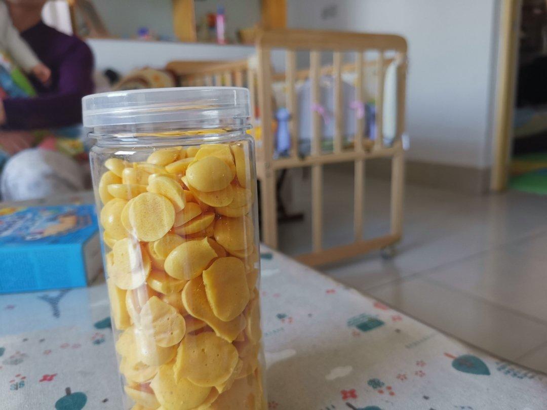 入口即化的无添加蛋黄溶豆