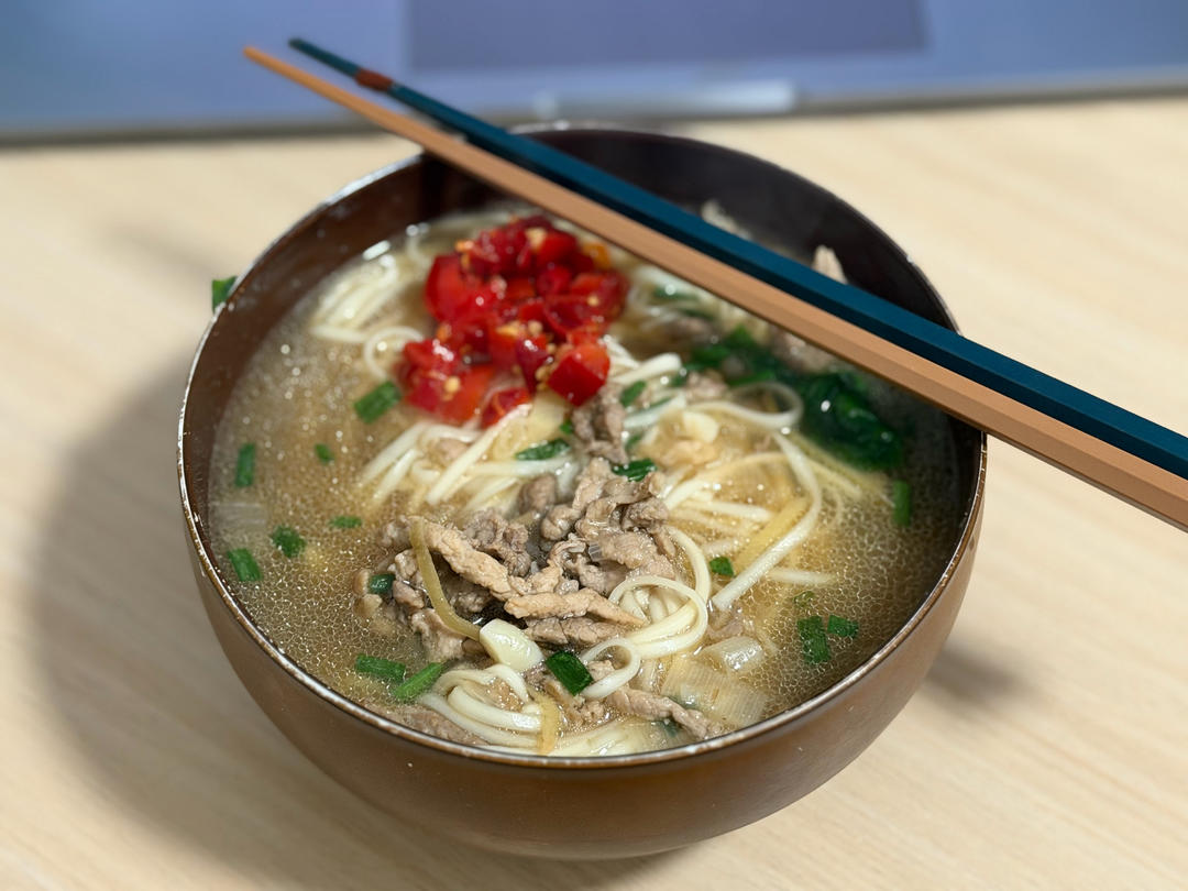 简单好吃的肉丝面 连汤都喝光光